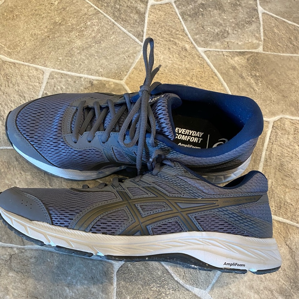 Men’s ASICS sneakers
